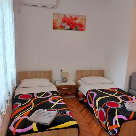 Elena Rooms Pasjak Exterior foto