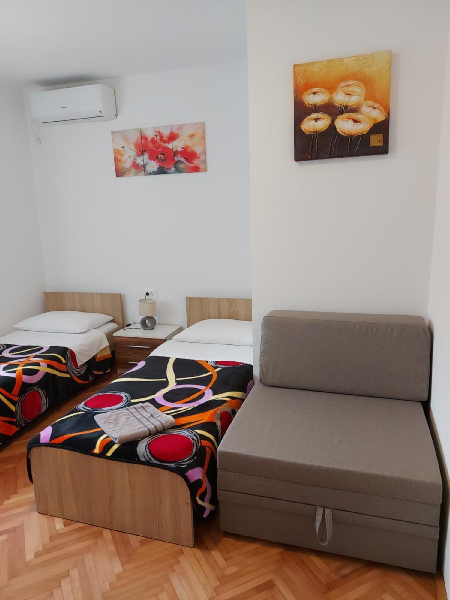 Elena Rooms Pasjak Exterior foto