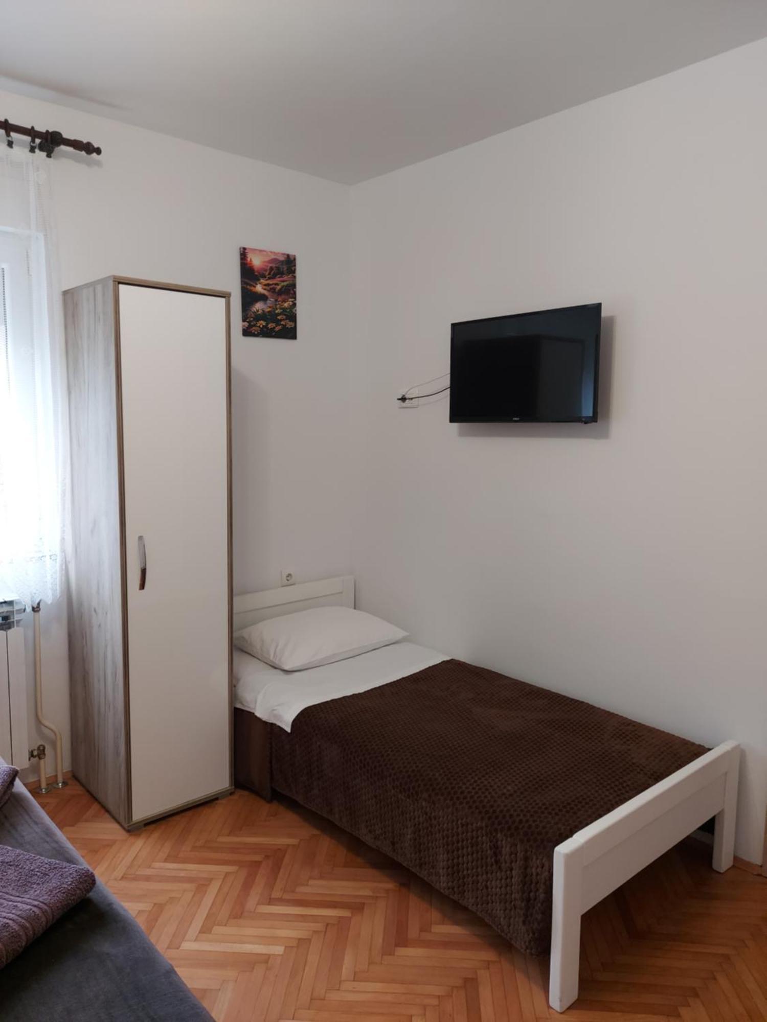 Elena Rooms Pasjak Exterior foto